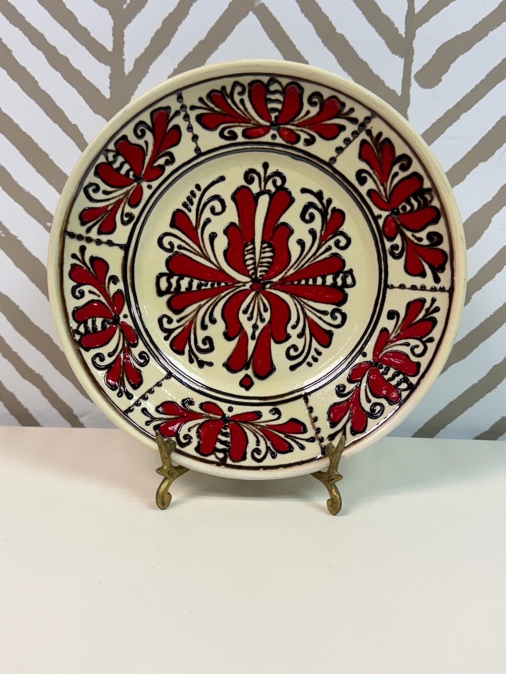 Hand-Painted Decorative Ceramic Plate in Cream and Red